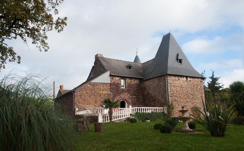 Saint-Thurial Manoir La Haie Chapeau מראה חיצוני תמונה